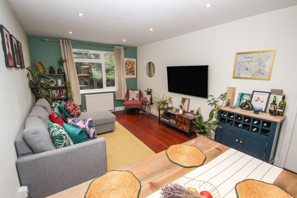 Property photo 2 of 14 4627431