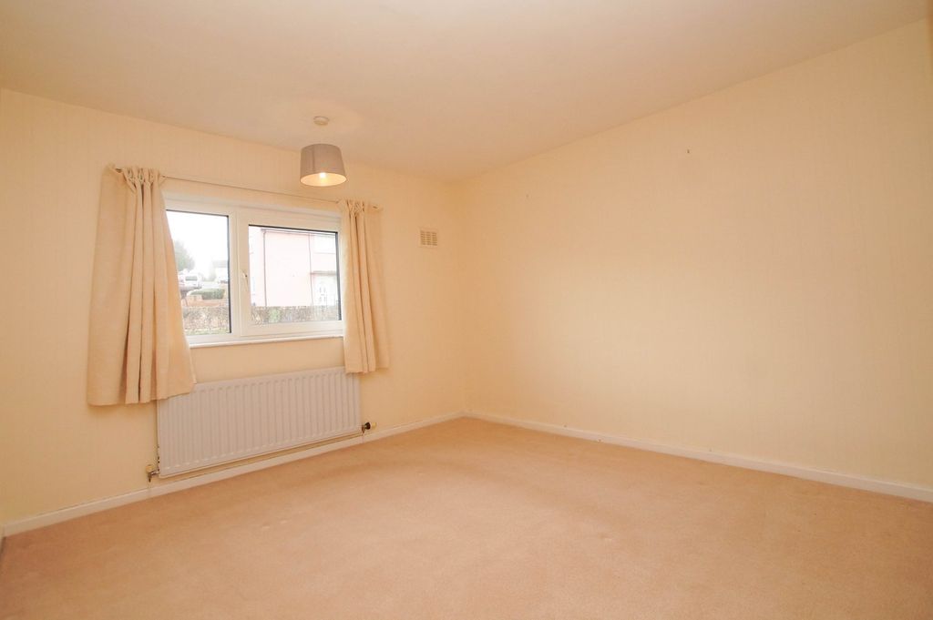 Property photo 3 of 18 Bedroom 1