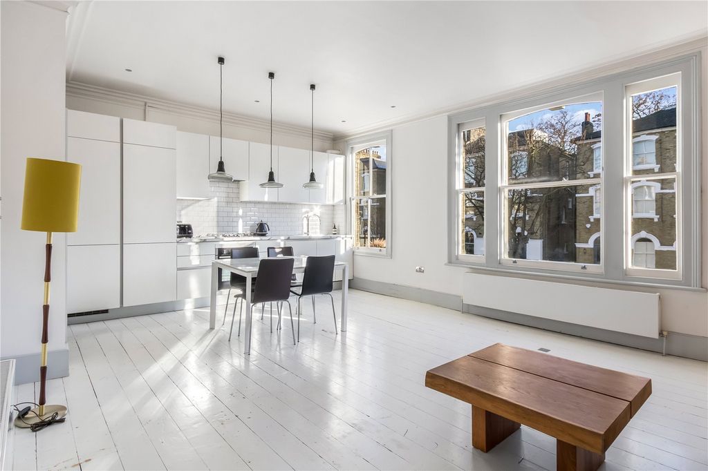 Property photo 2 of 18 Picture No. 03