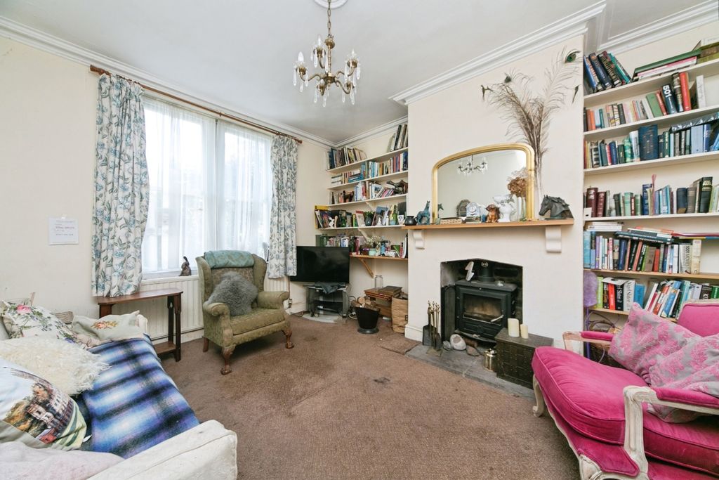 Property photo 2 of 19 Pbox-Img.Jpg