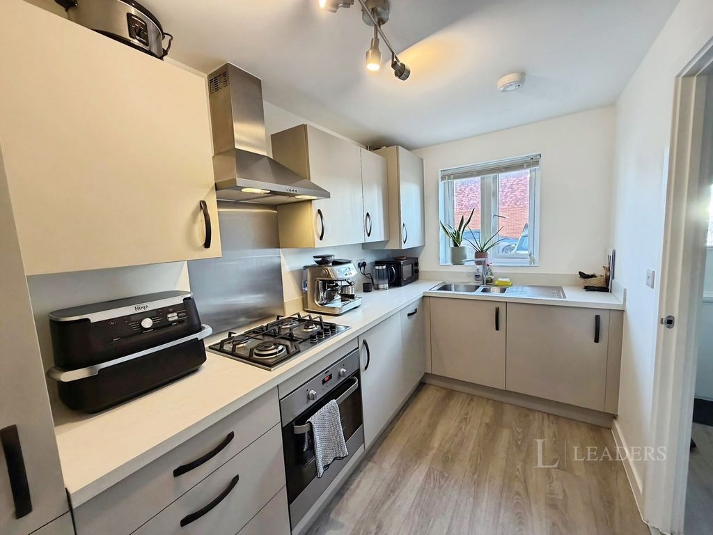 Property photo 2 of 16 Pbox-Img.Jpg