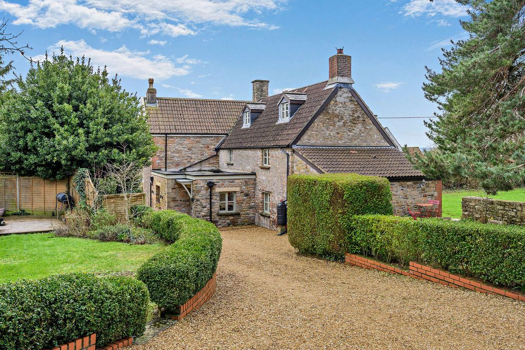 Property photo 1 of 50