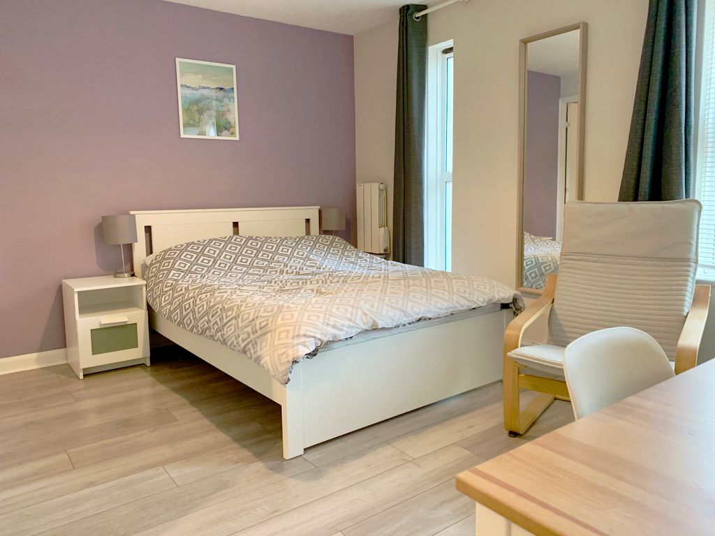 Property photo 3 of 6 Photo 02