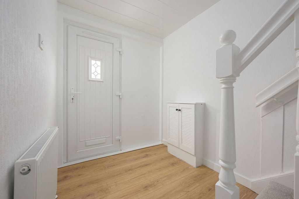 Property photo 2 of 26