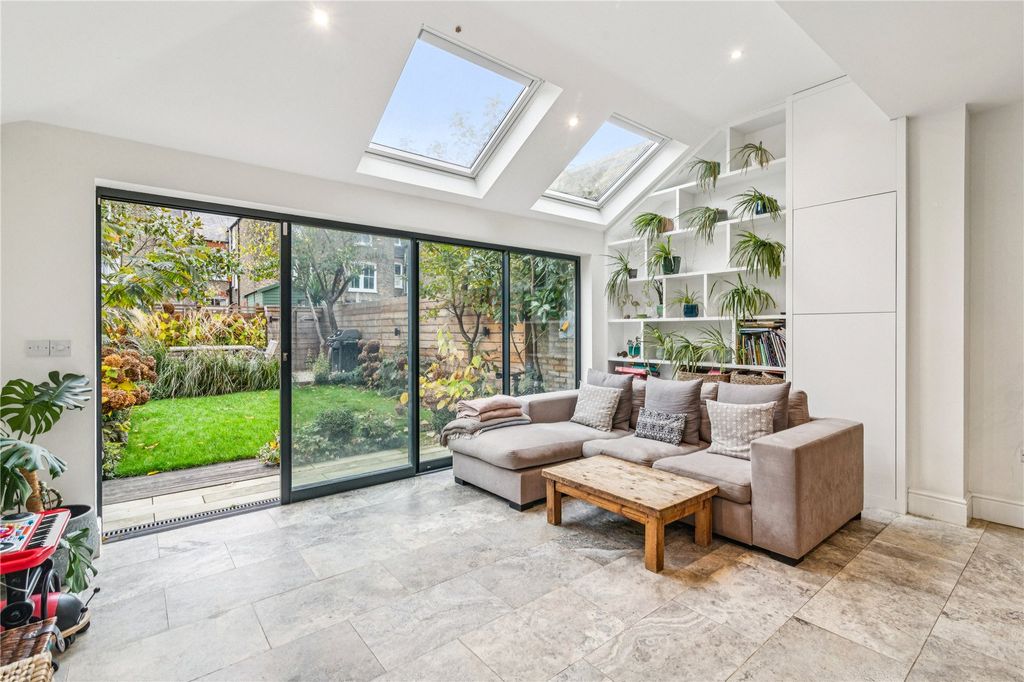 Property photo 2 of 24 Picture No. 22