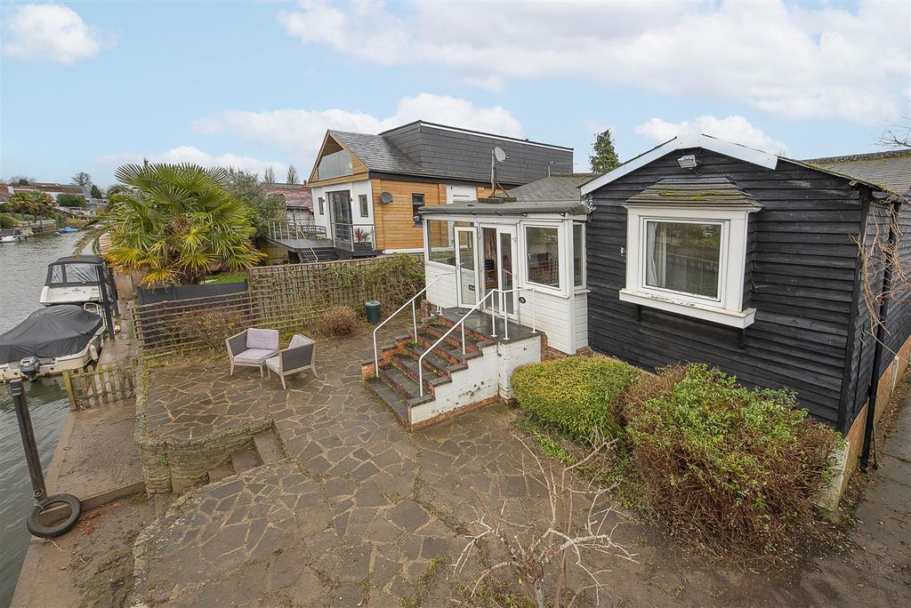Property photo 3 of 16 35-The-Island-0029.Jpg