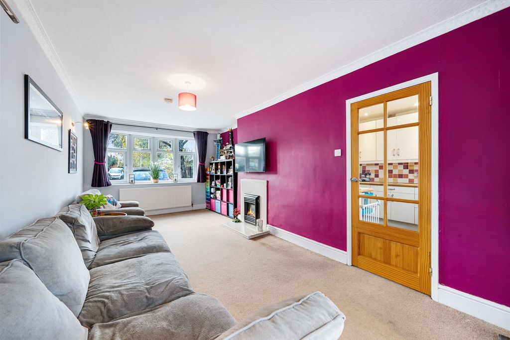 Property photo 2 of 19 Living Room