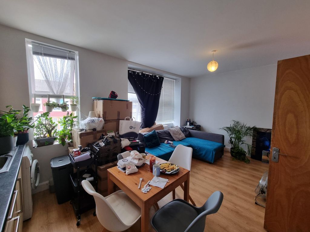 Property photo 3 of 6 Photo 2