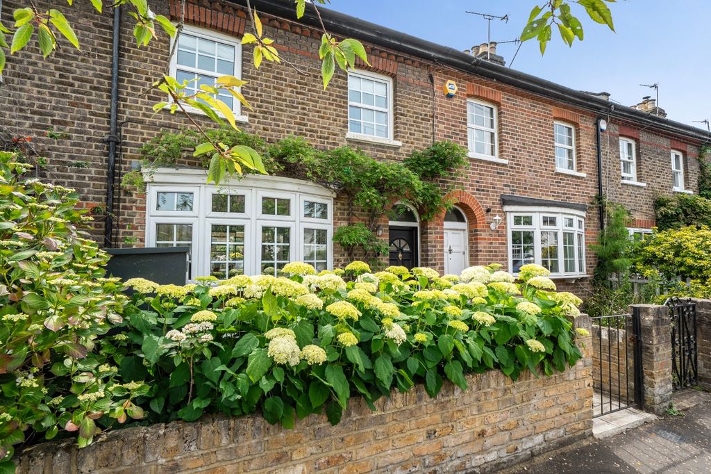 Property photo 1 of 27
