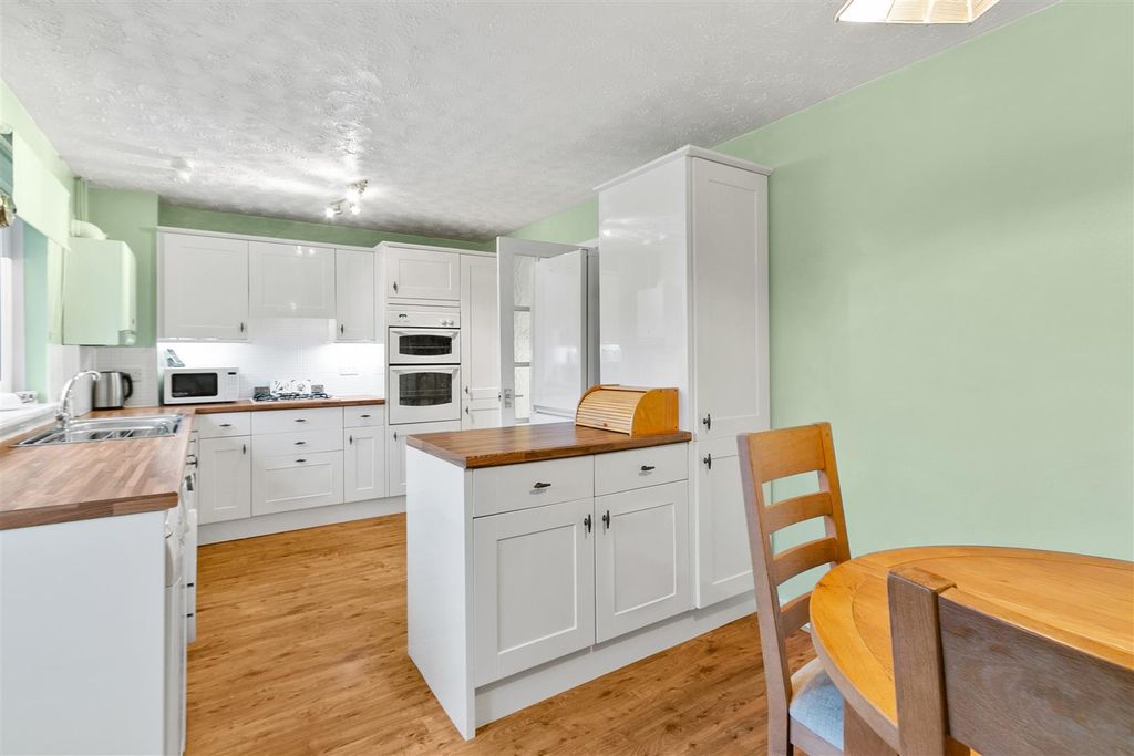 Property photo 3 of 26 Craiglomond-11.Jpg