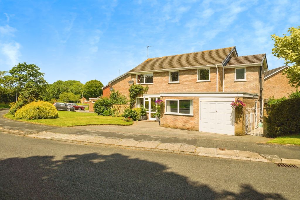 Property photo 2 of 25