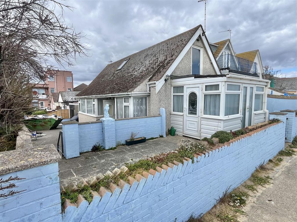 Property photo 1 of 20 Outside Rear