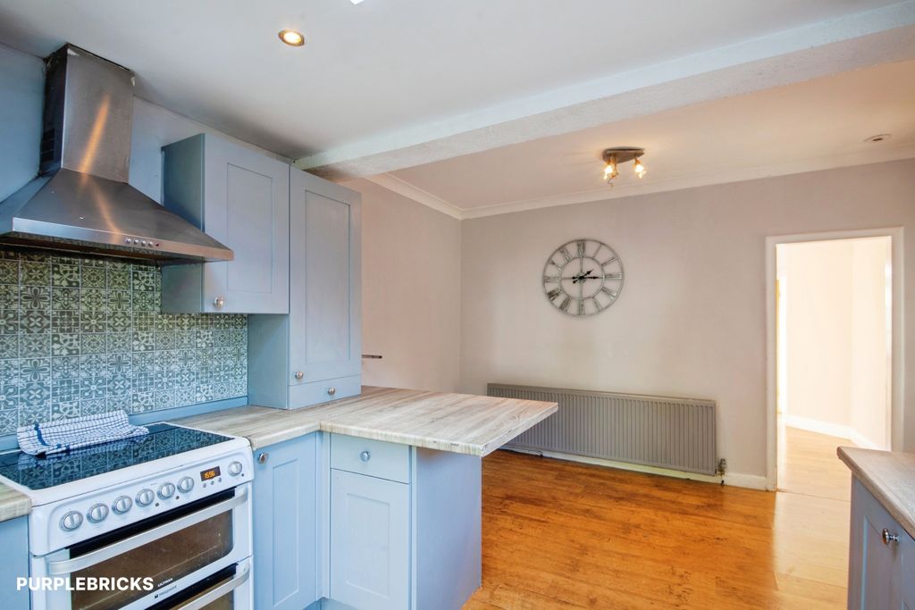 Property photo 3 of 34