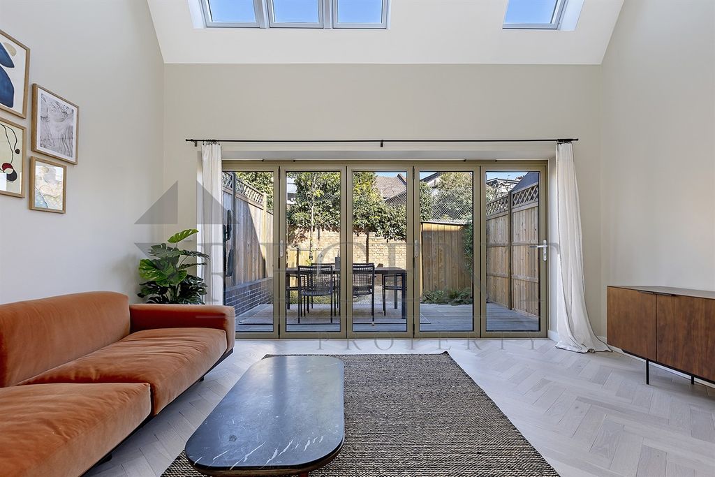 Property photo 2 of 13 Reception