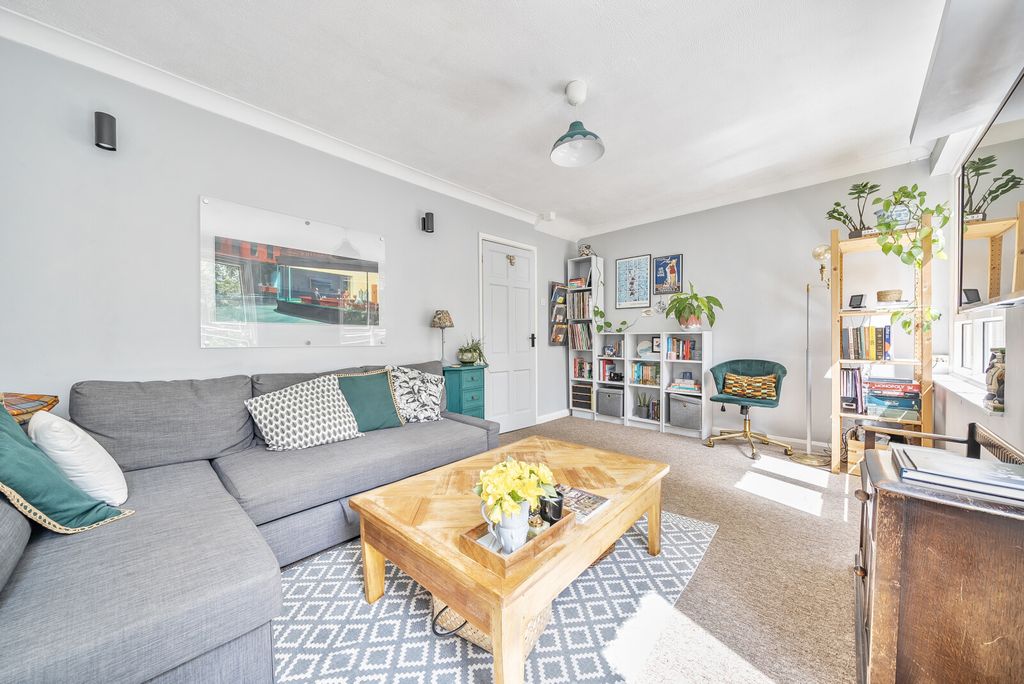 Property photo 3 of 12 Sitting Room