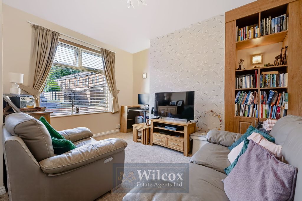 Property photo 2 of 18