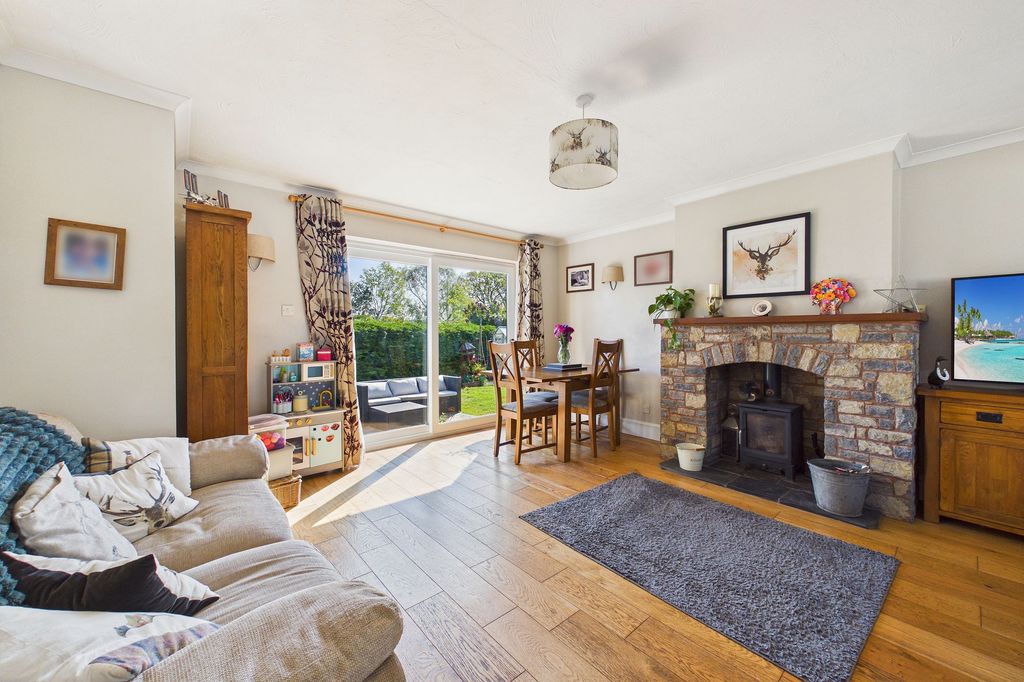 Property photo 3 of 17