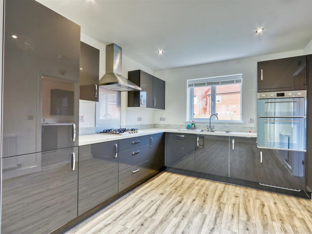 Property photo 3 of 20 Kitchen Diner