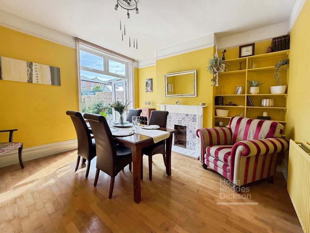 Property photo 3 of 19 Dining Room