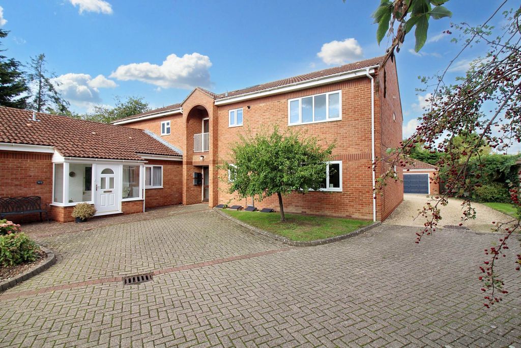 Property photo 1 of 12