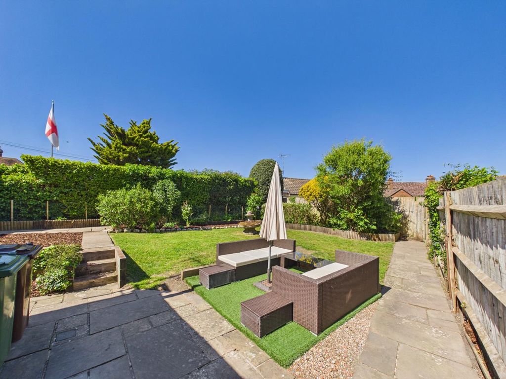 Property photo 2 of 24 Cam05010G0-Pr0087-Still018.Jpg