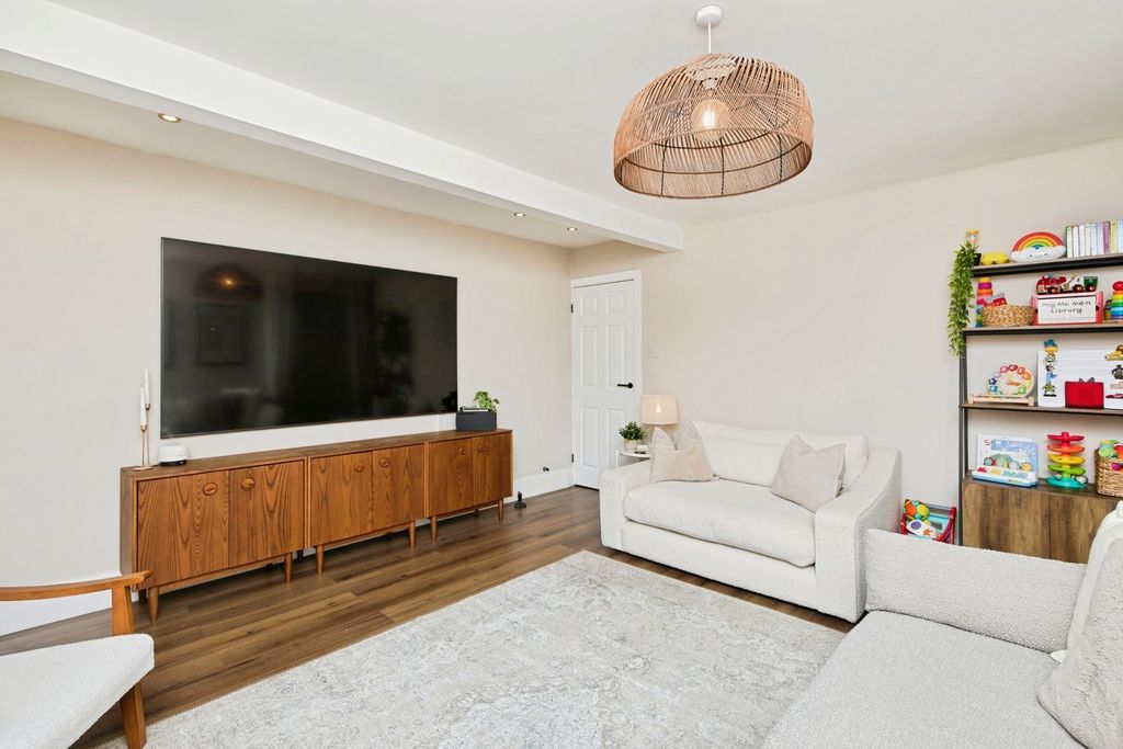 Property photo 2 of 19 Pbox-Img.Jpg