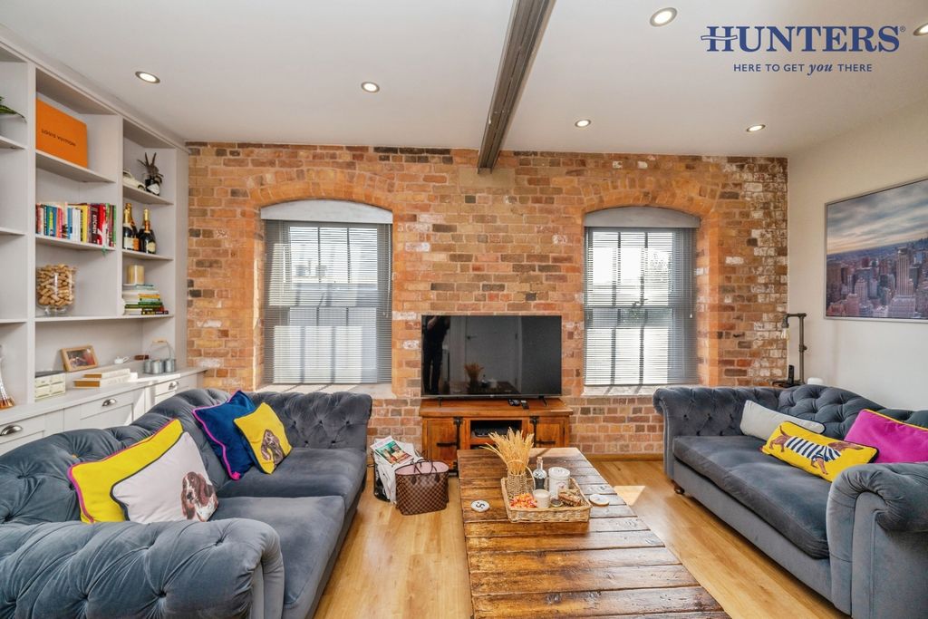 Property photo 2 of 21 Pbox-Img.Jpg