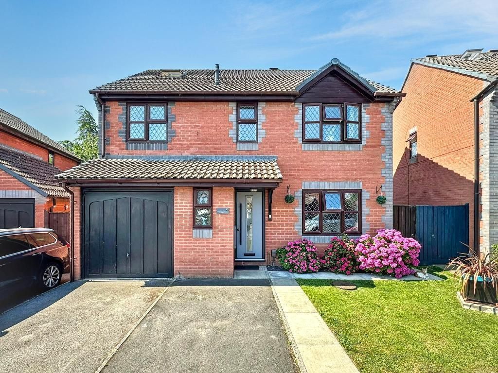4 bed detached house for saleMartlet Close, Melksham, Wiltshire SN12