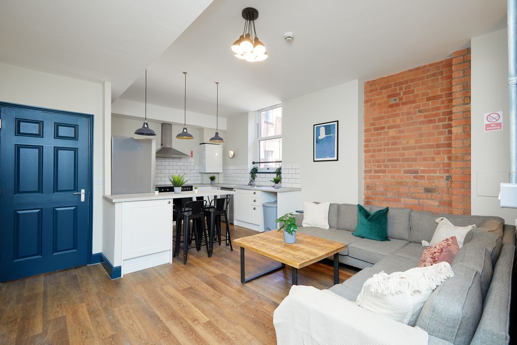 Property photo 3 of 29 Shoe &amp; Boot Factory, Flat 14 Living Room 10