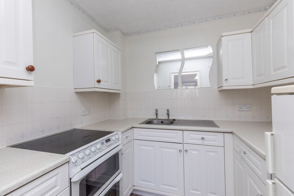 Property photo 3 of 15 3393386