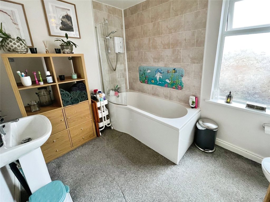 Property photo 3 of 12 Bathroom