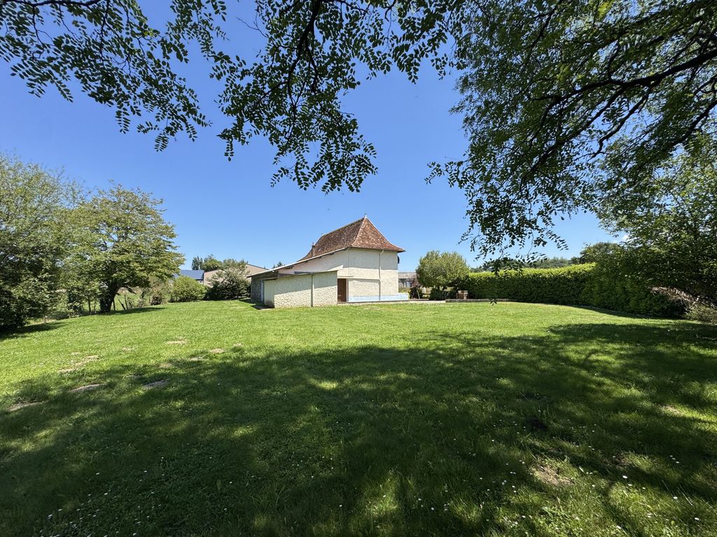 Property photo 1 of 16 Main Exterior View
