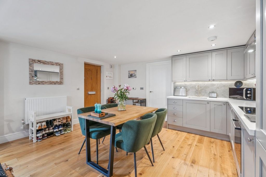 Property photo 3 of 17 Photo 13