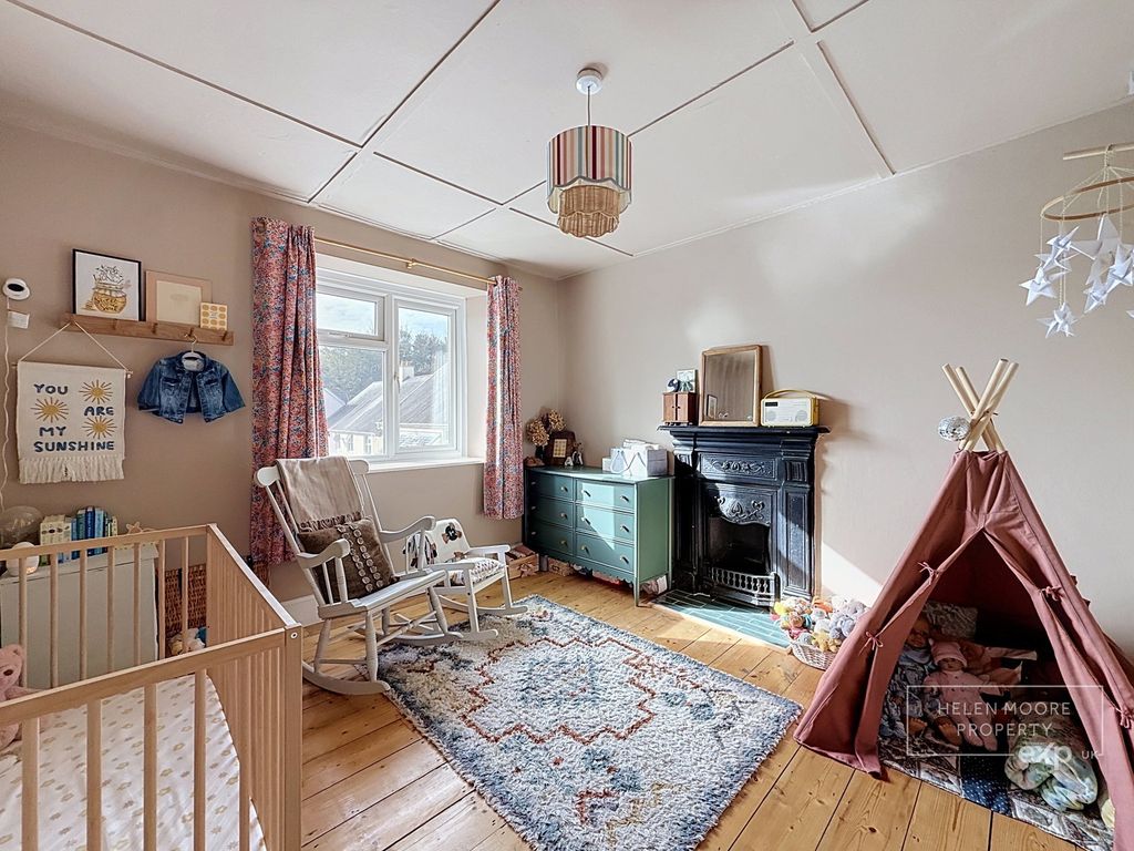 Property photo 3 of 11