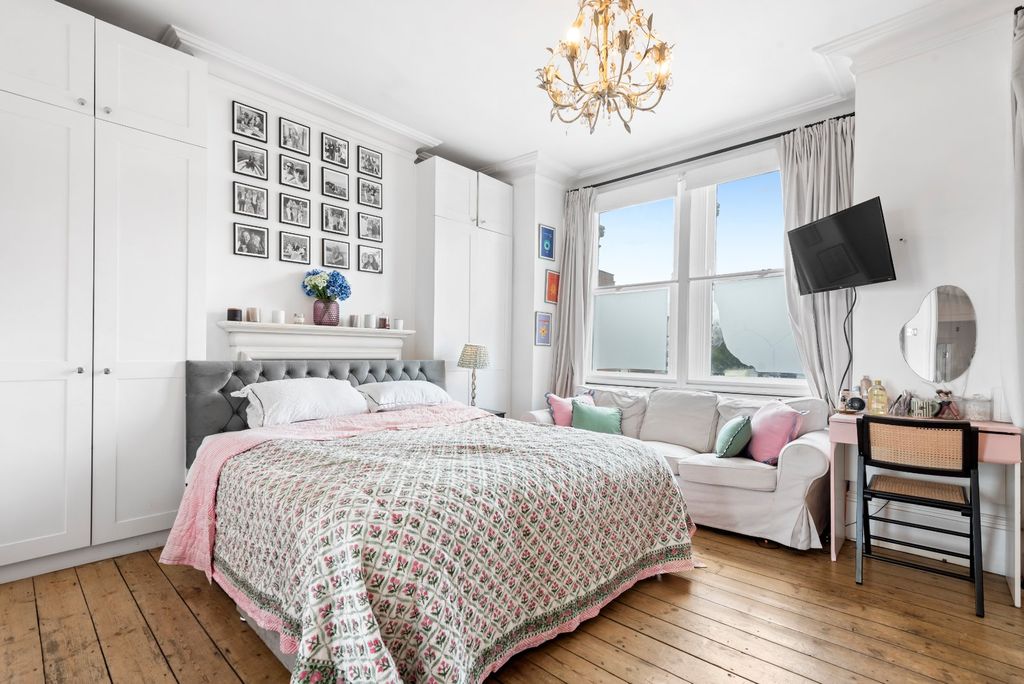 Property photo 3 of 16