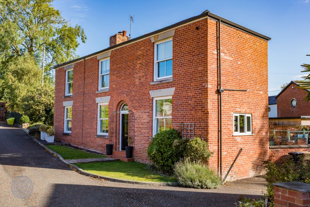 Property photo 1 of 45 Picture No. 12