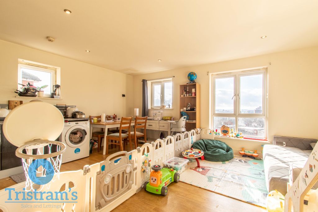 Property photo 2 of 12