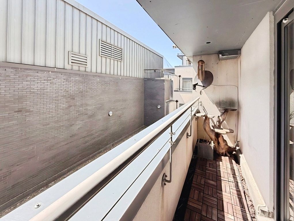Property photo 2 of 14 Balcony