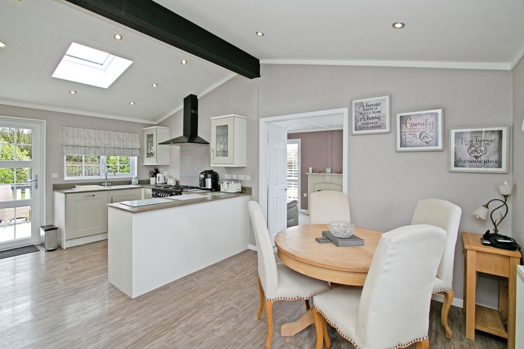 Property photo 3 of 41 Kitchen/Dining Room