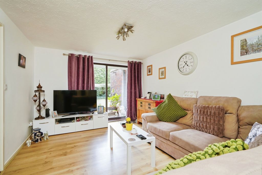 Property photo 2 of 11