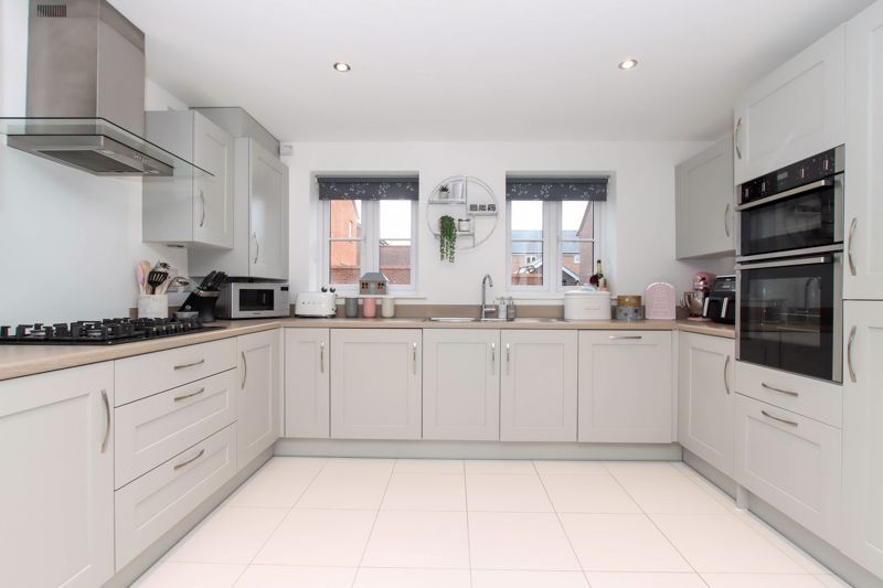 Property photo 2 of 18 Photo 9