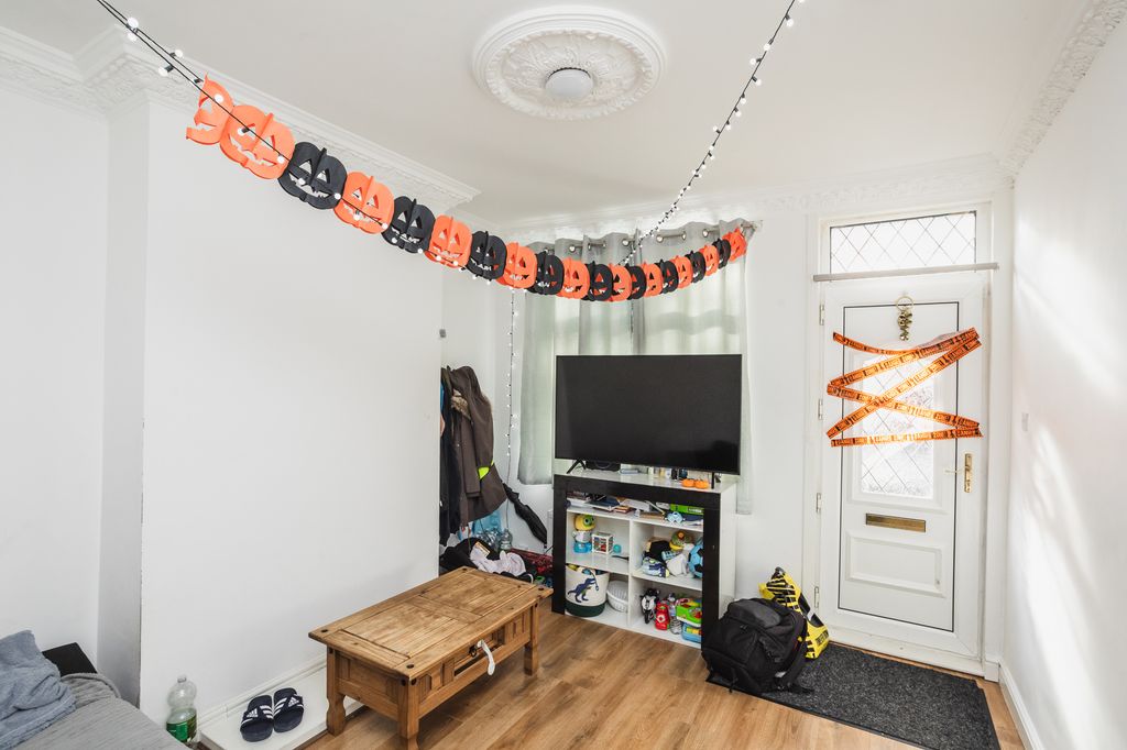 Property photo 2 of 22