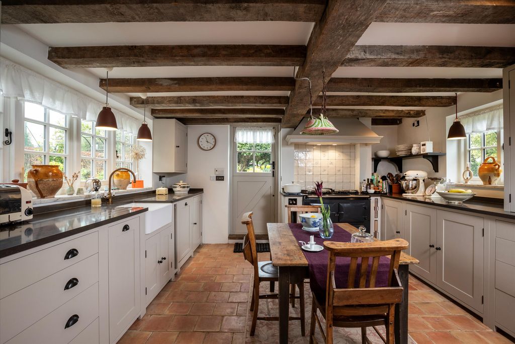 Property photo 2 of 22 Image