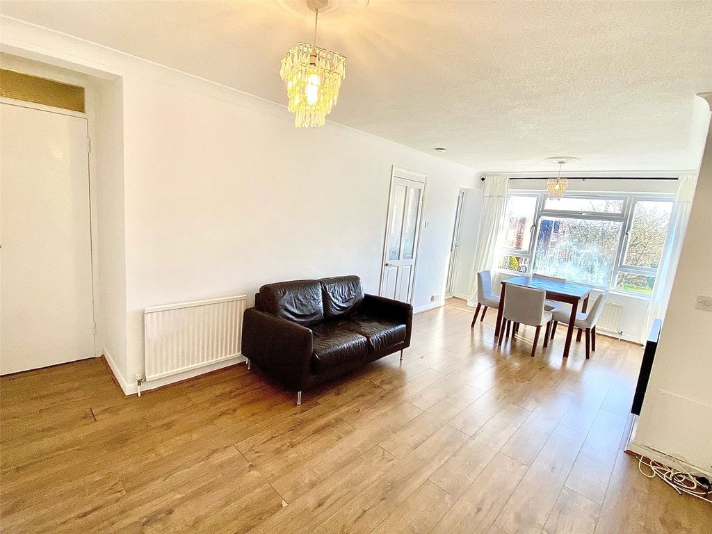 Property photo 3 of 9 Picture No. 08