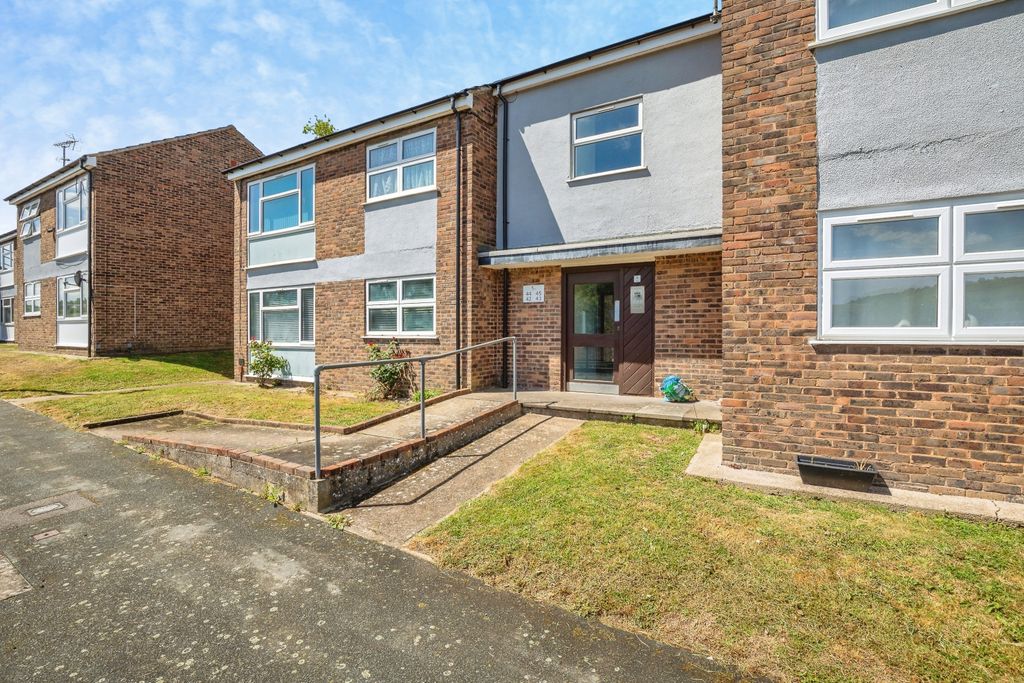 Property photo 2 of 12