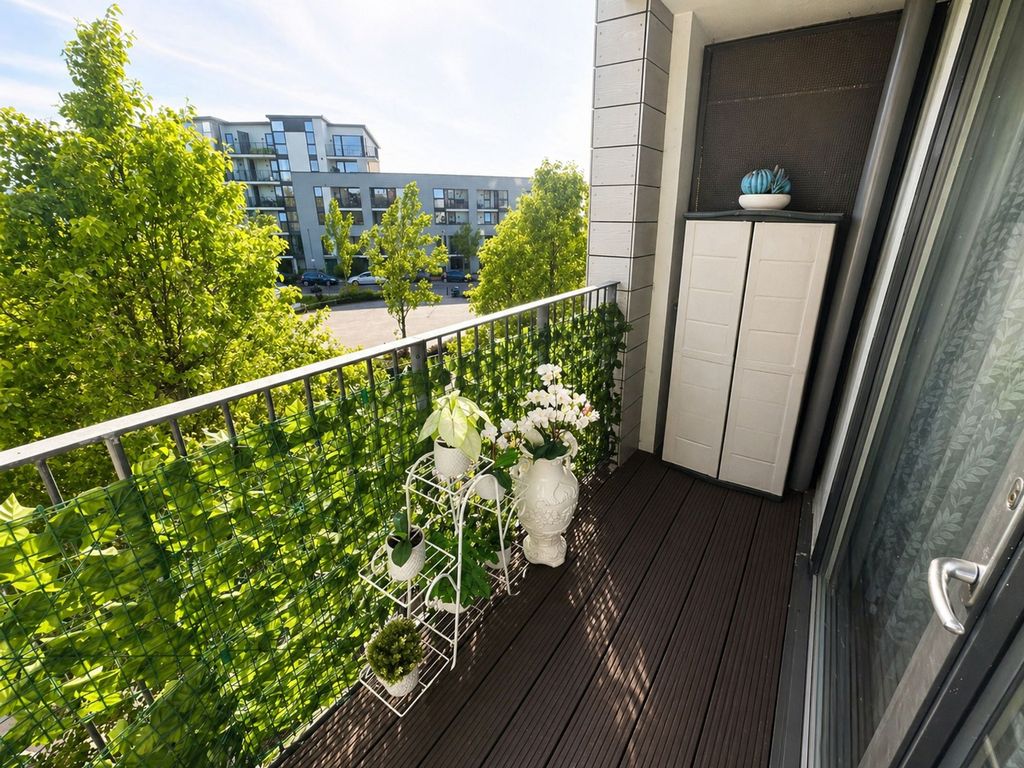 Property photo 3 of 11 Balcony