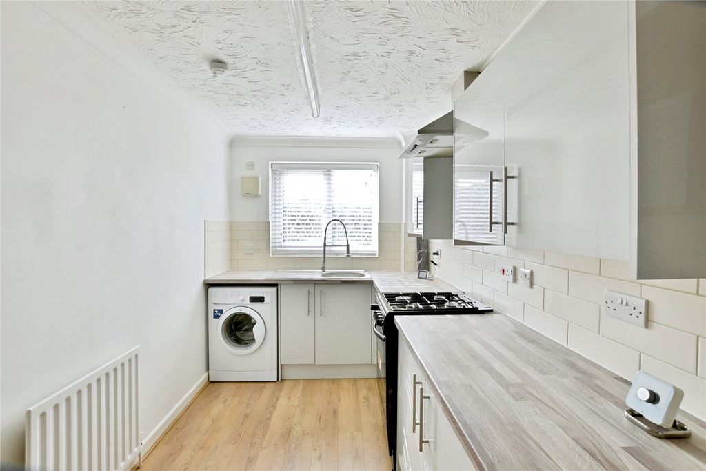 Property photo 3 of 9 Picture No. 13