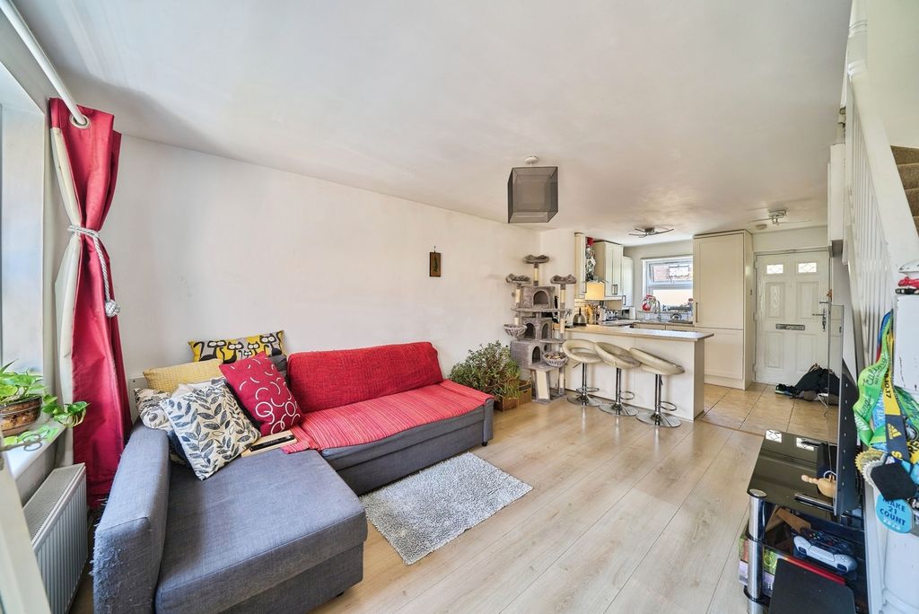 Property photo 3 of 19 Pbox-Img.Jpg