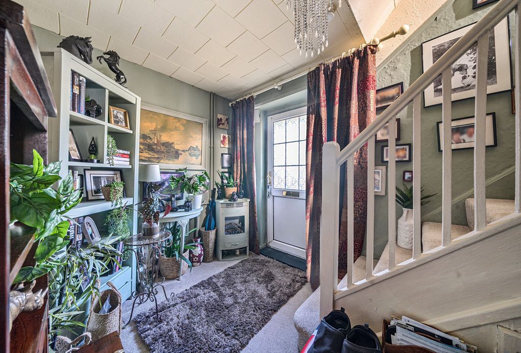 Property photo 3 of 17 1419295-21-699Daa...