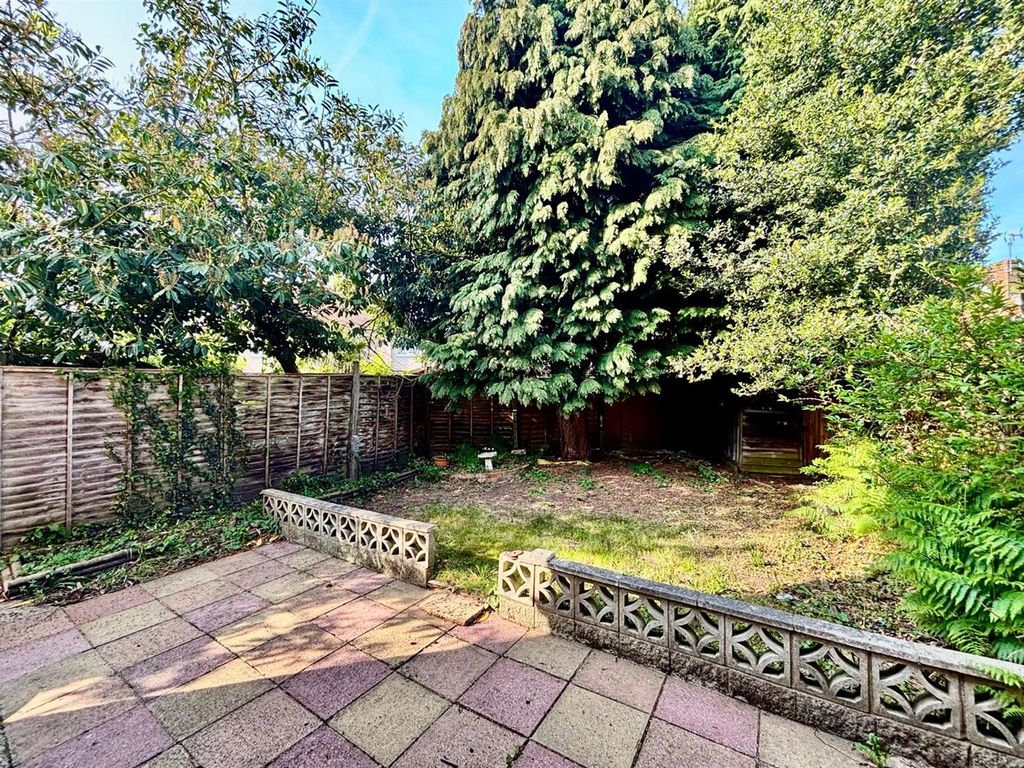 Property photo 3 of 14 Garden.Jpeg
